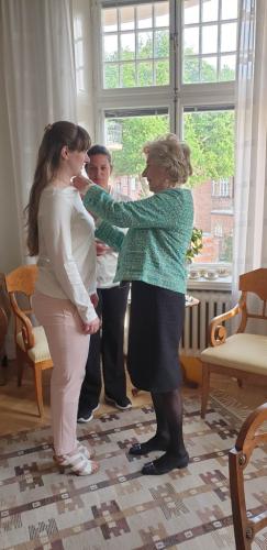 2-498x1024